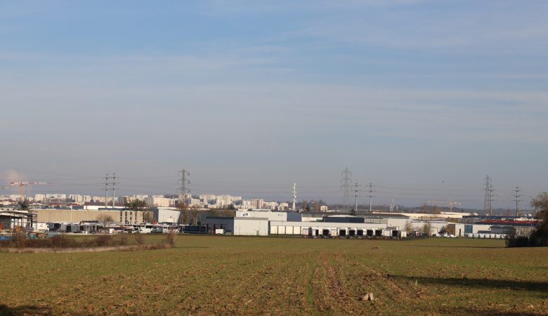 Vue d'ensemble de la zone industrielle de Corbas, ville de Corbas, département du Rhône, France